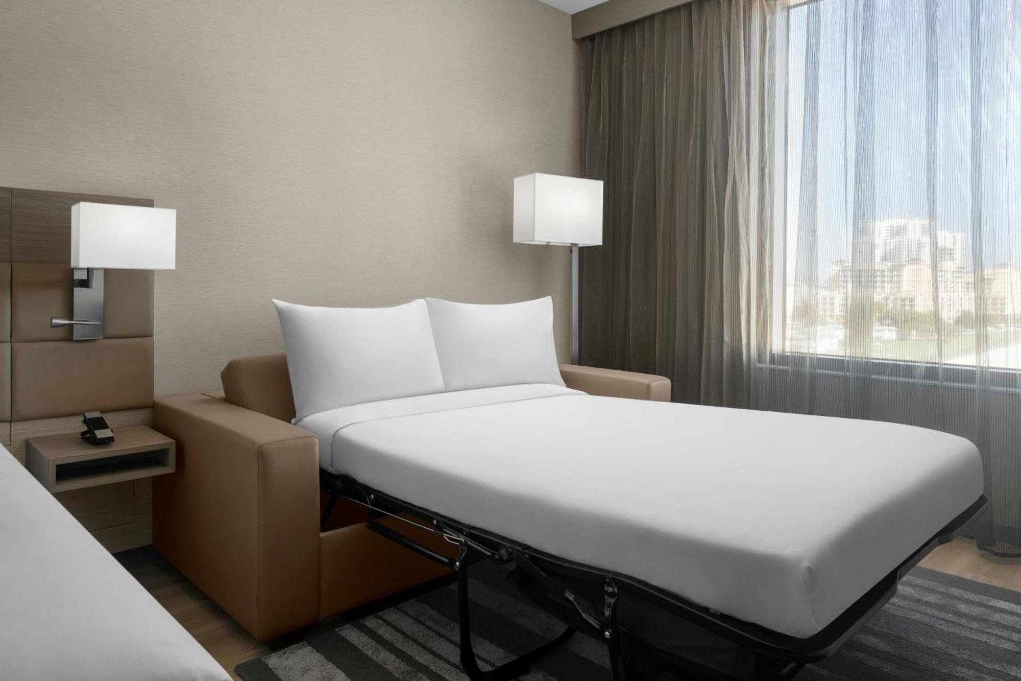 Ac Hotel By Marriott Miami Dadeland Glenvar Heights Exterior photo